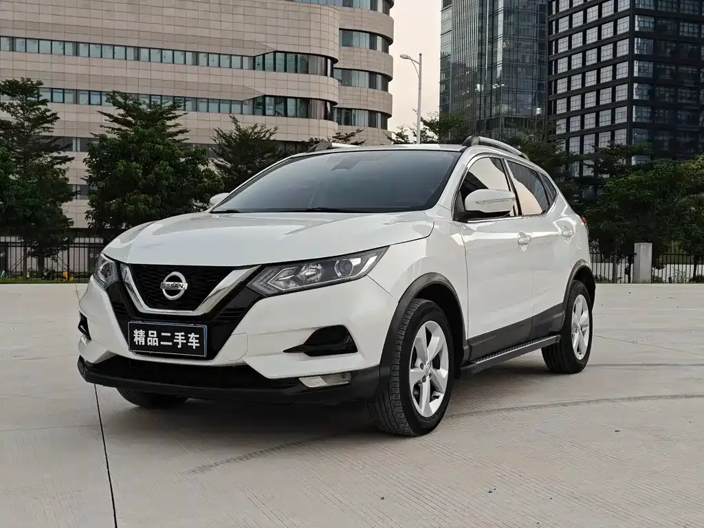 Nissan Qashqai — фото 1