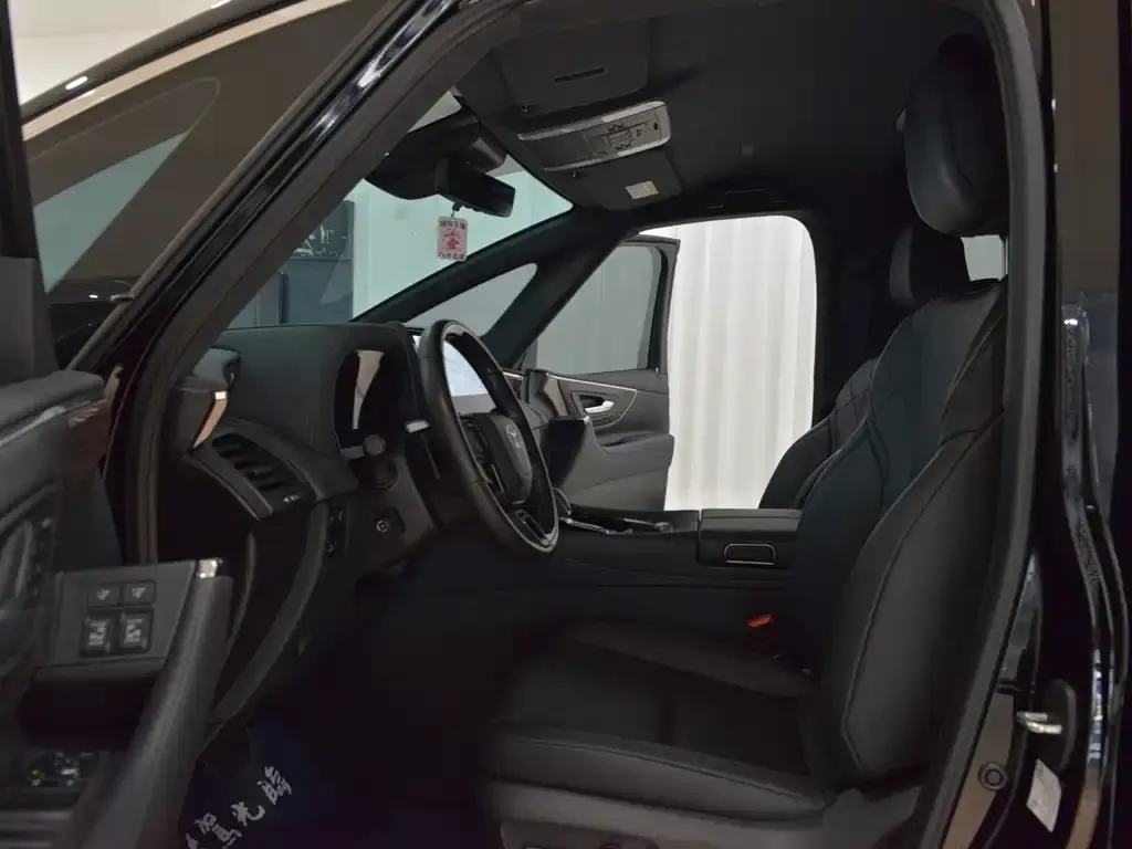 Toyota Alphard — фото 4