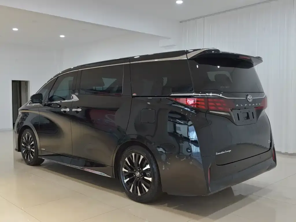 Toyota Alphard — фото 7