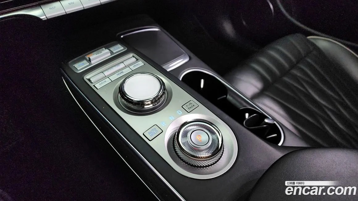 Genesis GV70 — фото 9