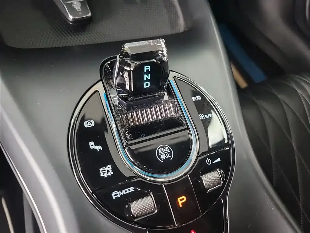 BYD Seal — фото 6