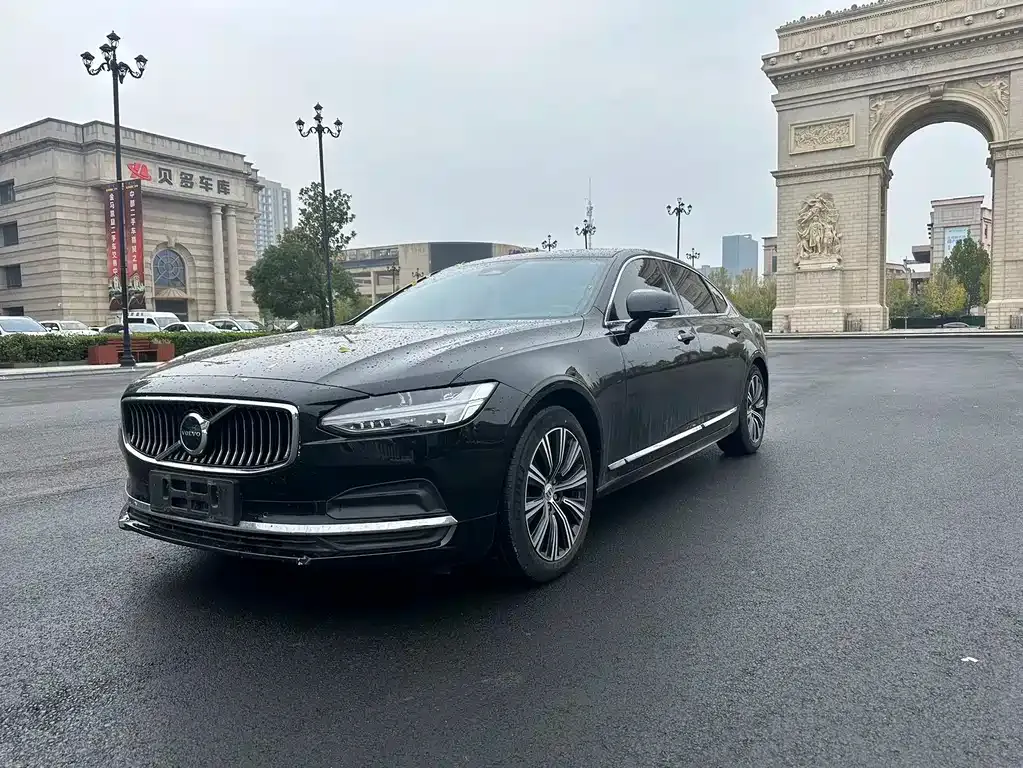 Volvo S90 — фото 1