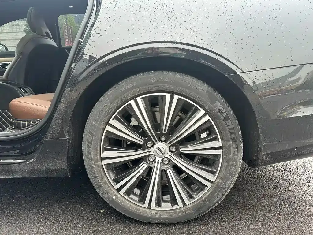 Volvo S90 — фото 10