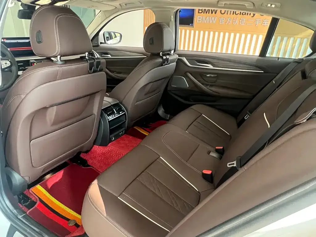 BMW 5 Series — фото 10