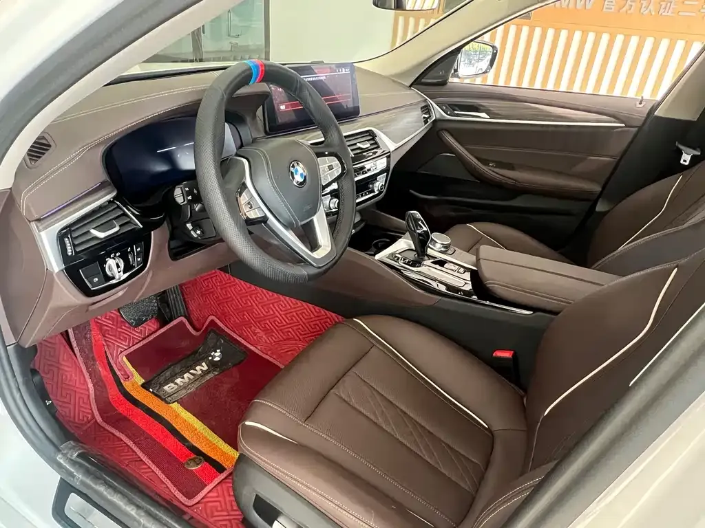 BMW 5 Series — фото 9