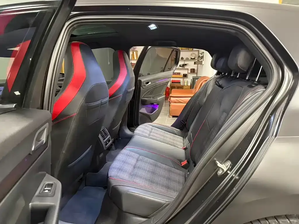 Volkswagen Golf GTI 2023 из CN, фото 9