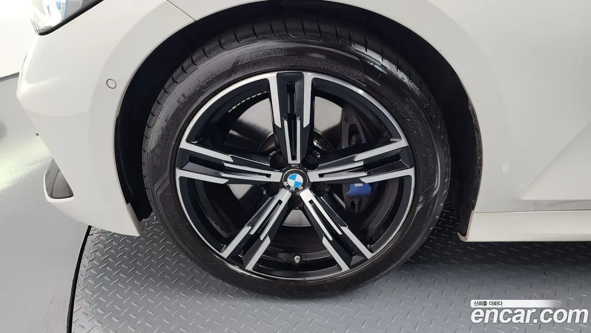 BMW 3-Series 2023 из KR, фото 5