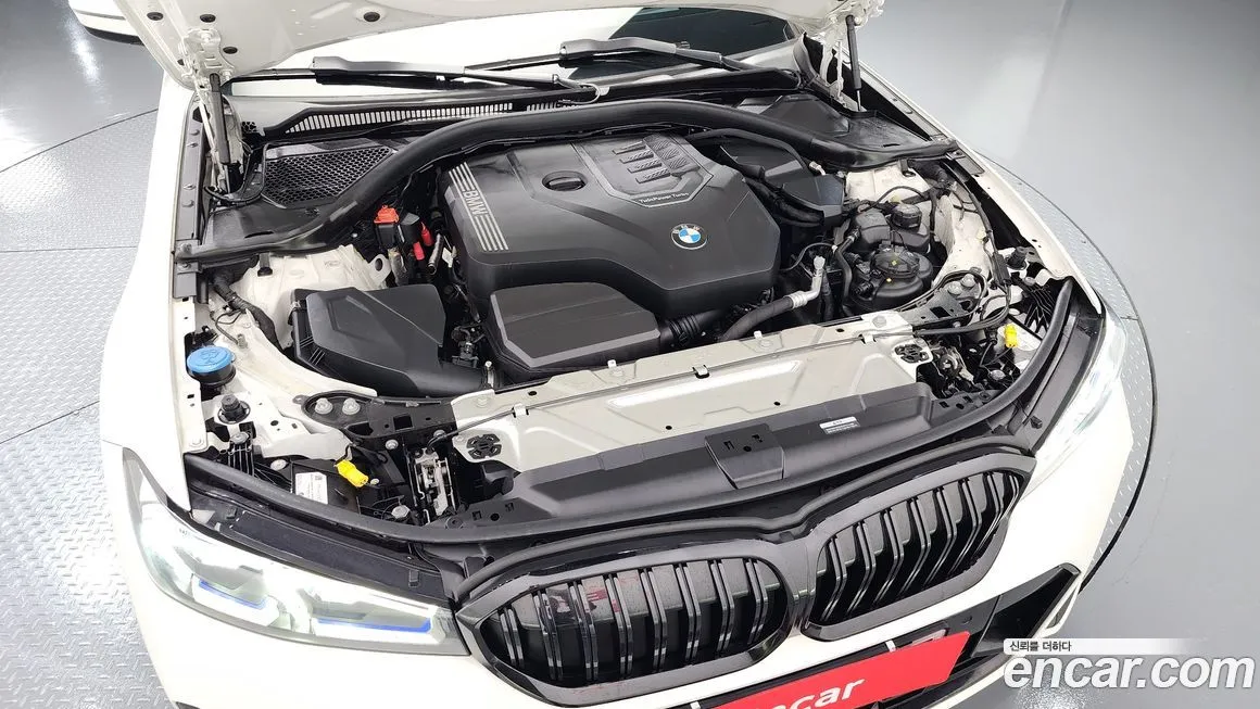 BMW 3-Series 2023 из KR, фото 6