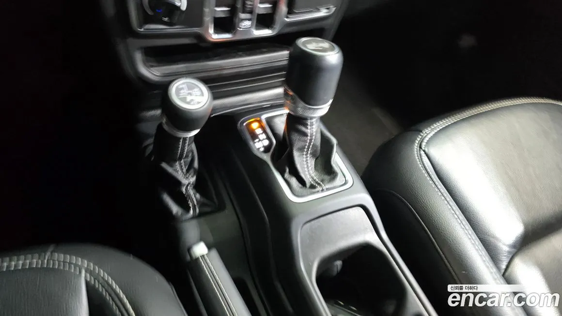 Jeep Wrangler 2021 из KR, фото 9