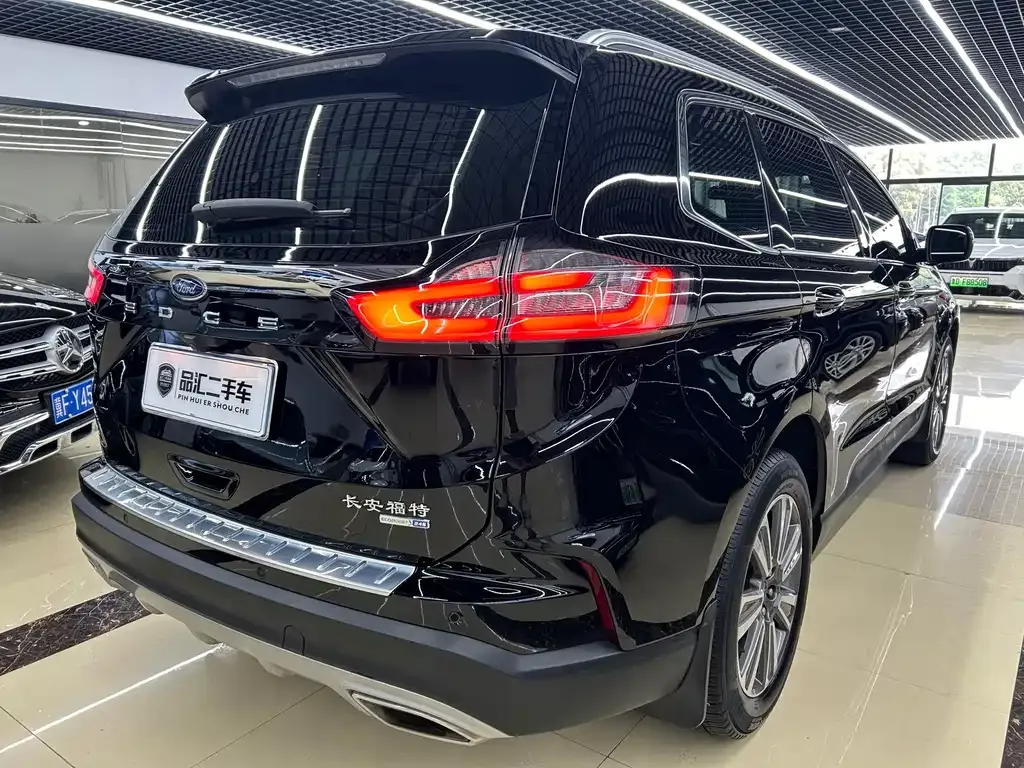 Ford Edge — фото 6