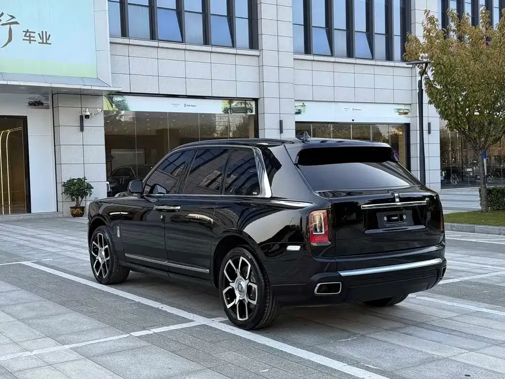Rolls-Royce Cullinan 2023 из CN, фото 6