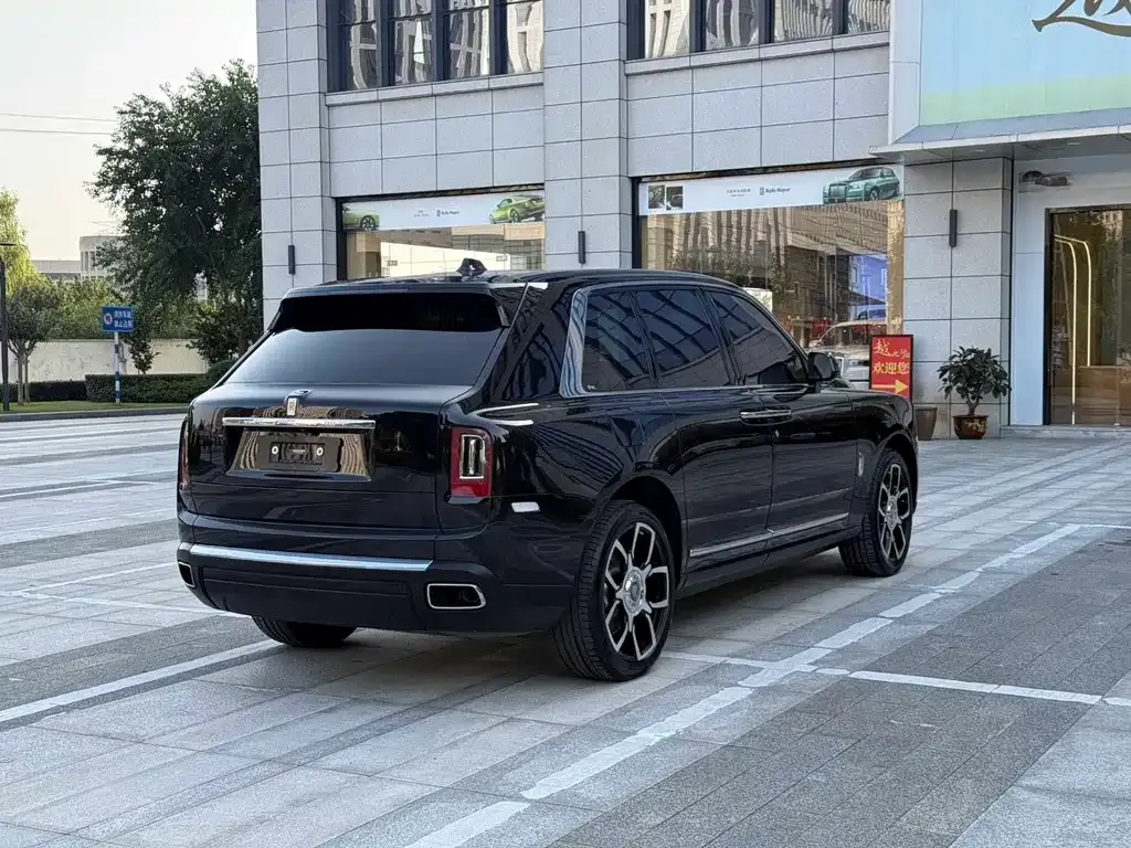Rolls-Royce Cullinan 2023 из CN, фото 8