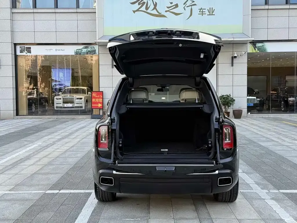 Rolls-Royce Cullinan 2023 из CN, фото 9