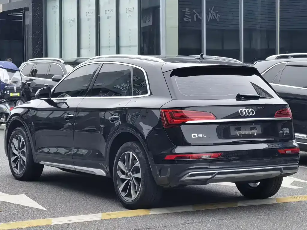 Audi Q5L — фото 7