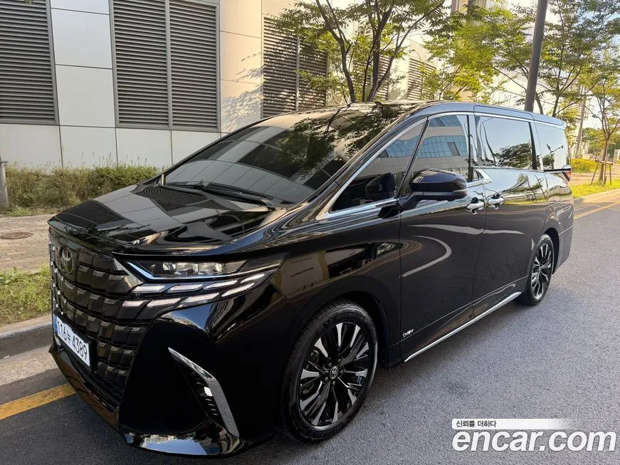 Toyota Alphard — фото 2