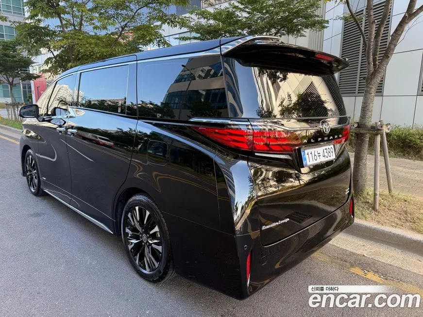 Toyota Alphard — фото 4
