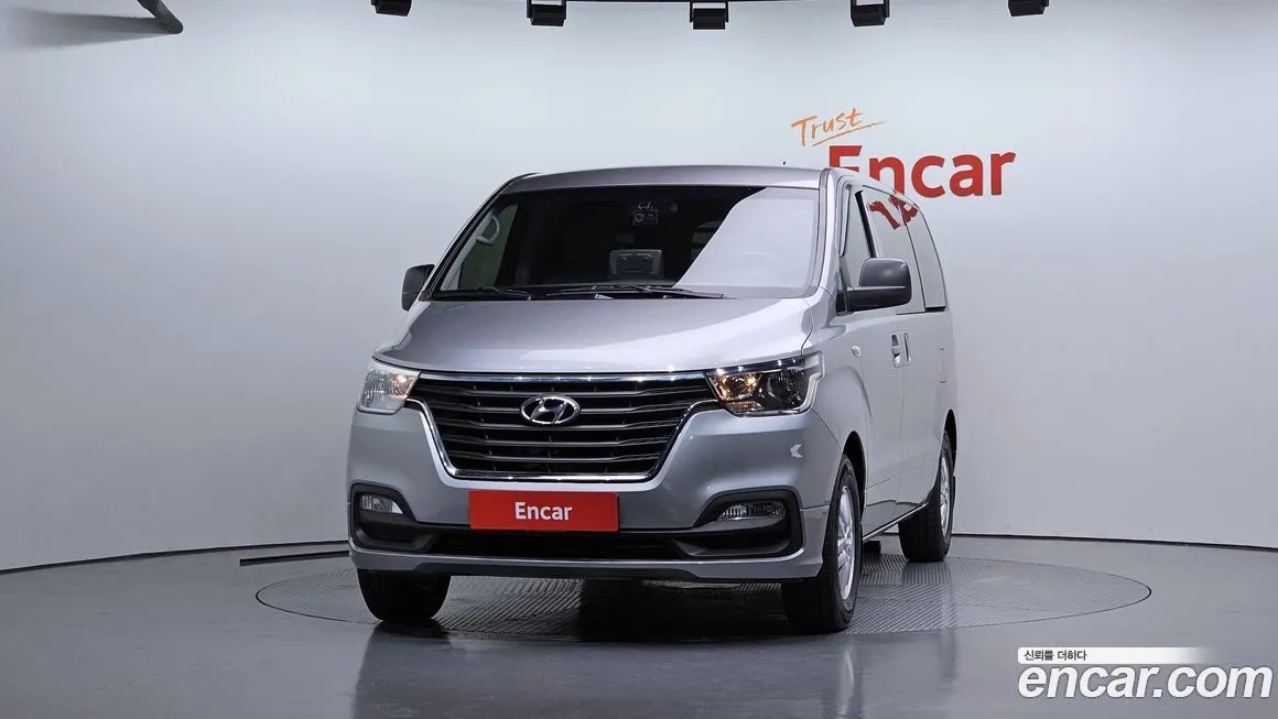 Hyundai Starex — фото 3