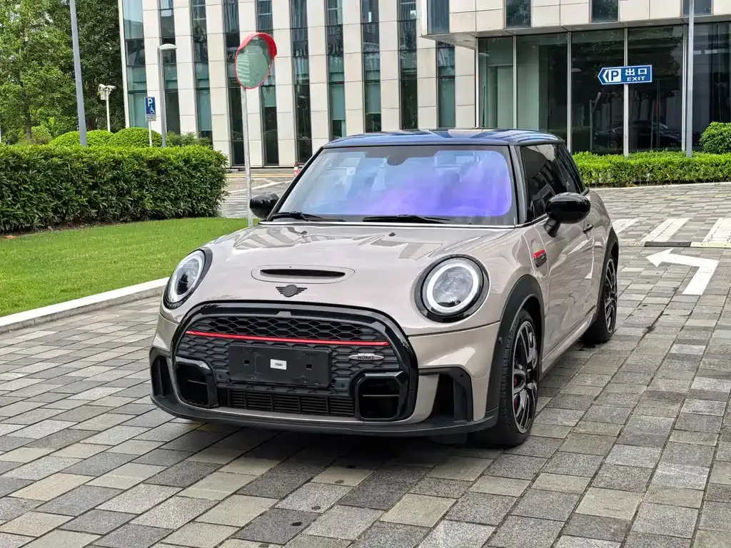 MINI JCW (John Cooper Works) — фото 1