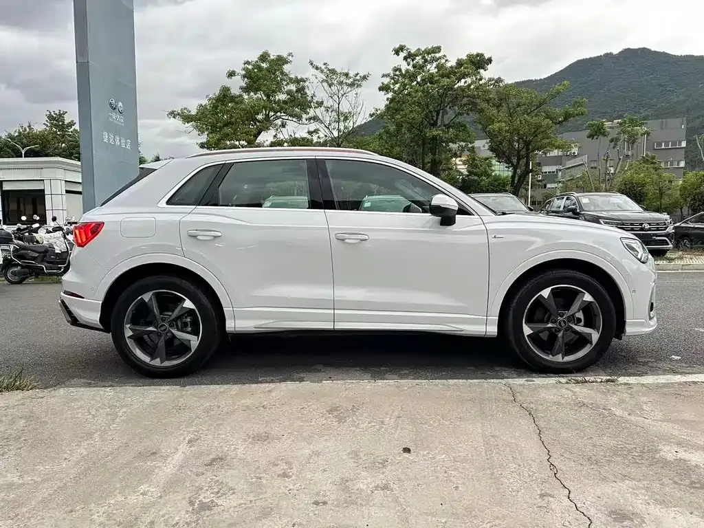Audi Q3 2024 из CN, фото 10
