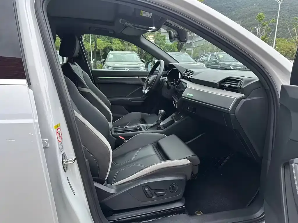 Audi Q3 2024 из CN, фото 6