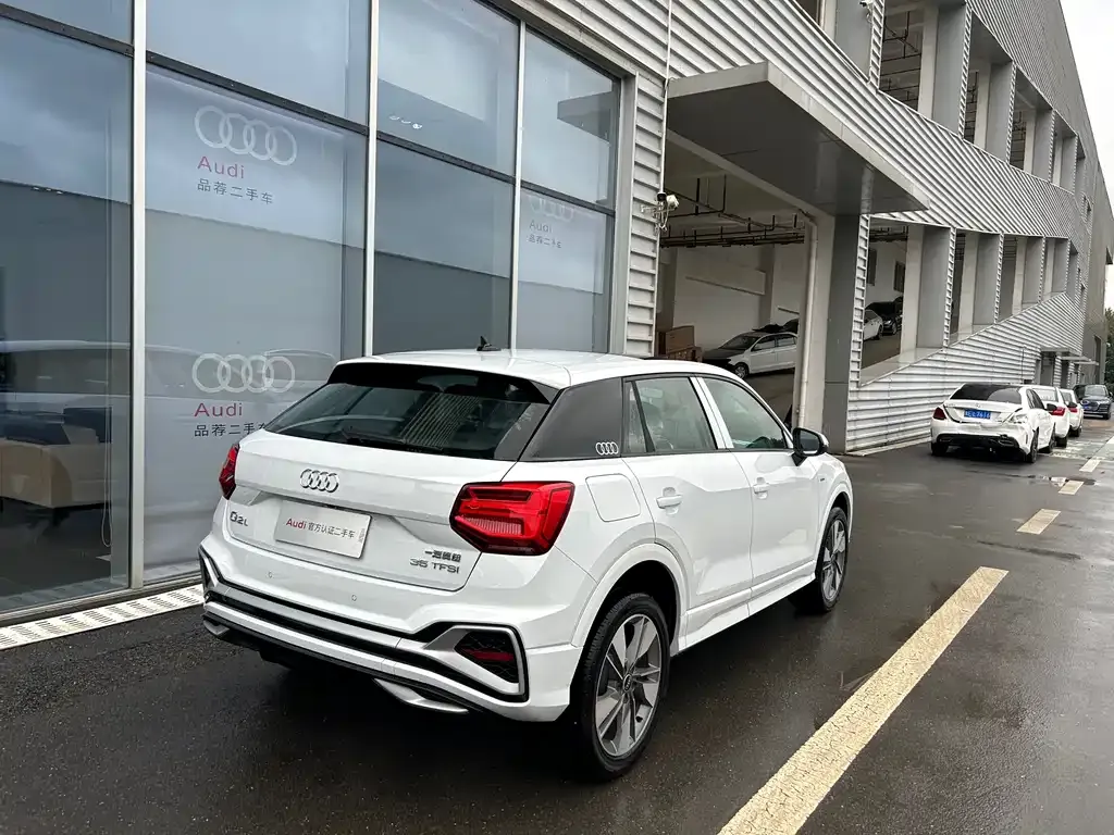 Audi Q2L 2025 из CN, фото 6