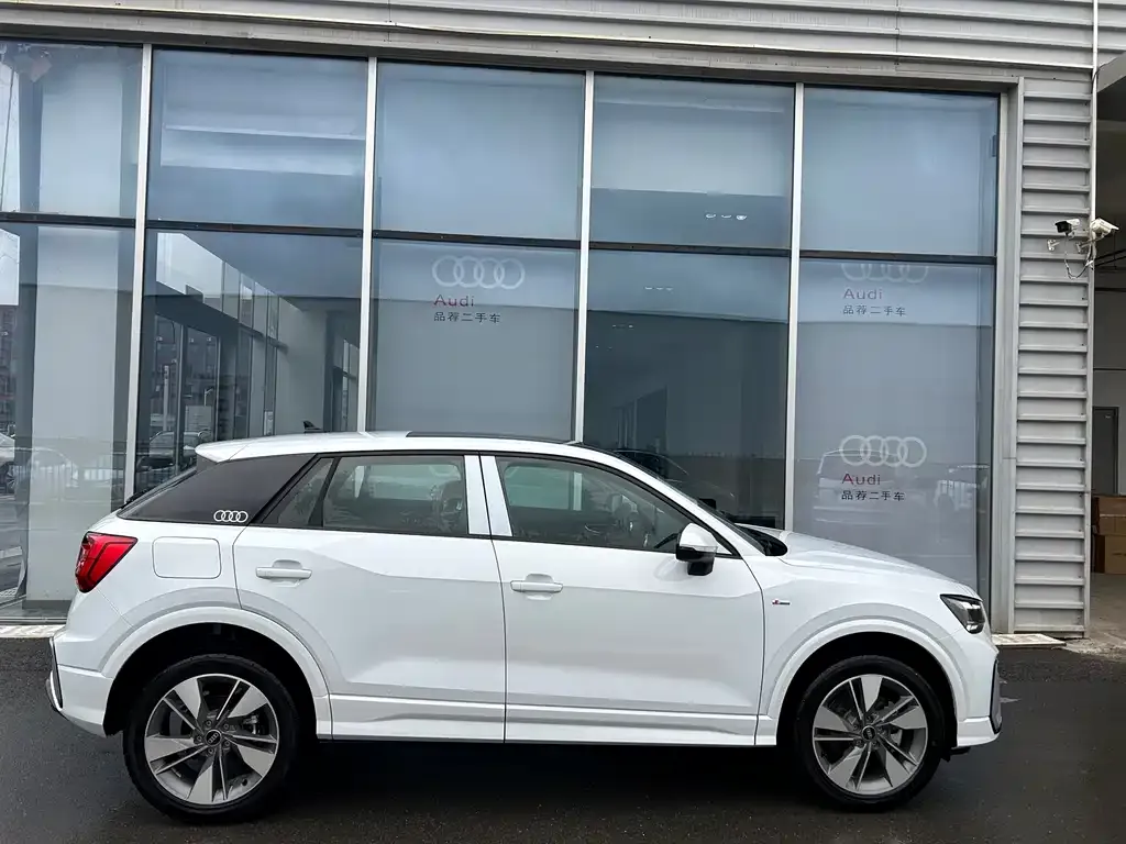 Audi Q2L 2025 из CN, фото 8