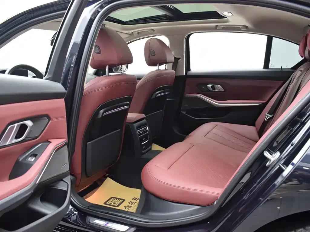 BMW 3 Series 2022 из CN, фото 6