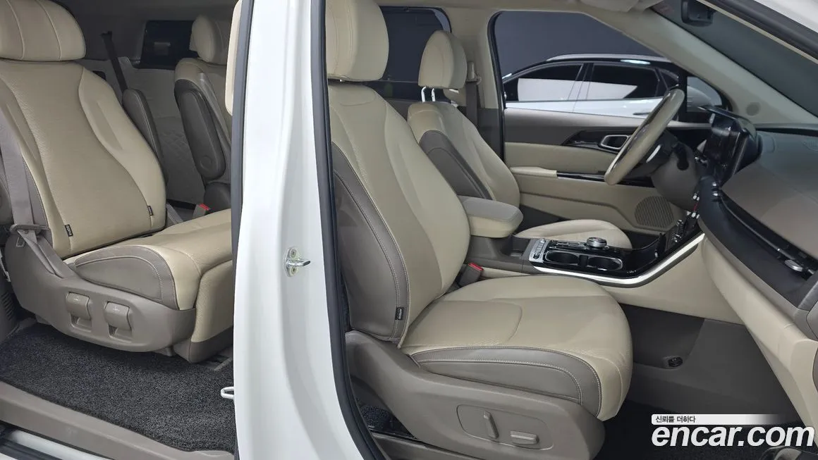 Kia Carnival — фото 10
