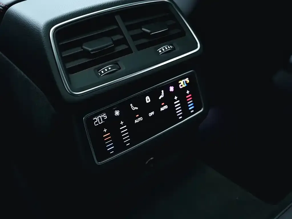 Audi S7 2024 из CN, фото 10
