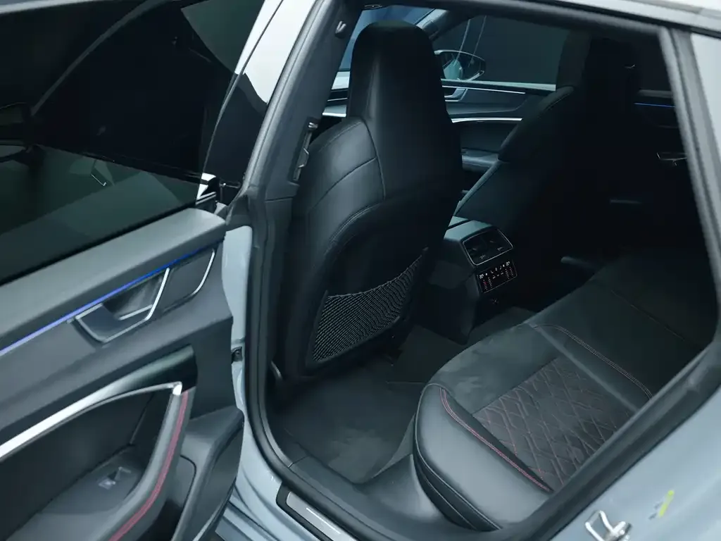Audi S7 2024 из CN, фото 7