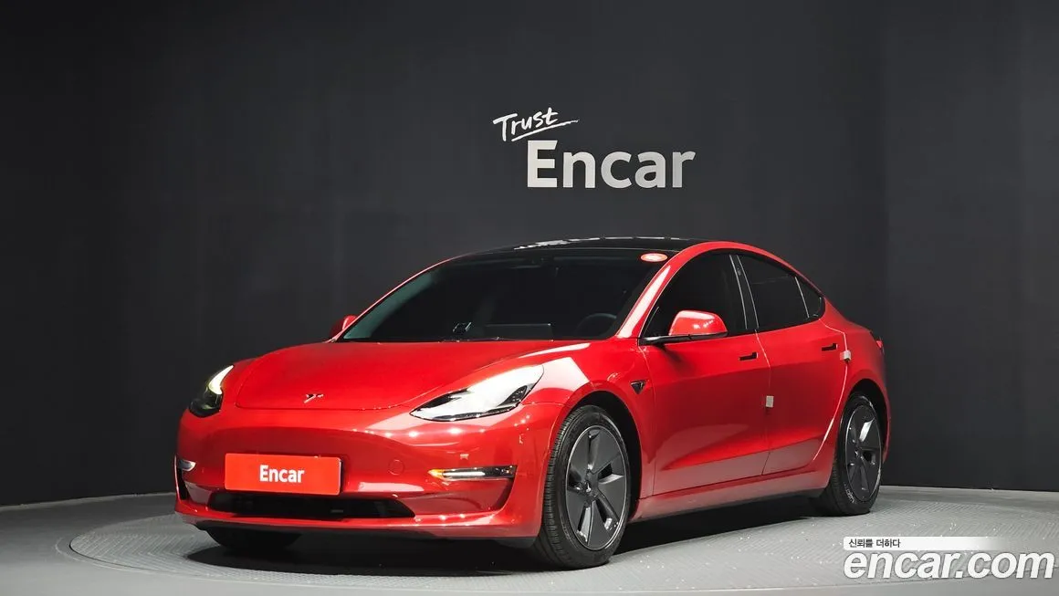 Tesla Model 3 — фото 1