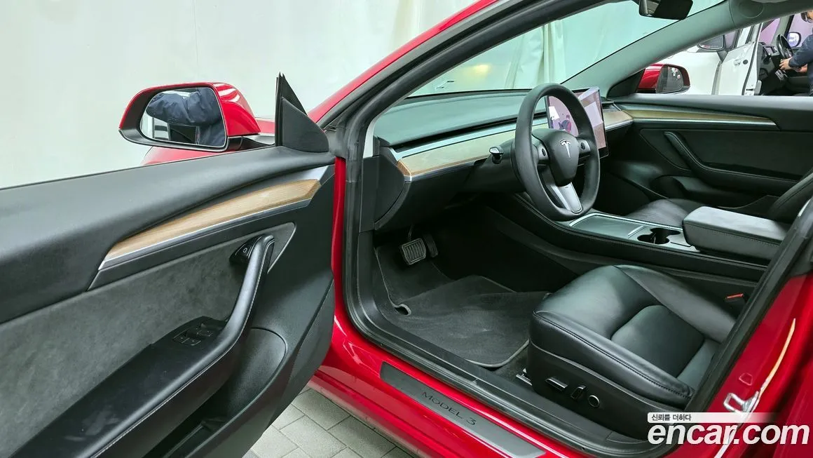 Tesla Model 3 — фото 10