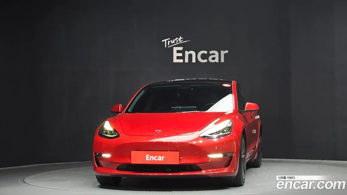 Tesla Model 3 — фото 3