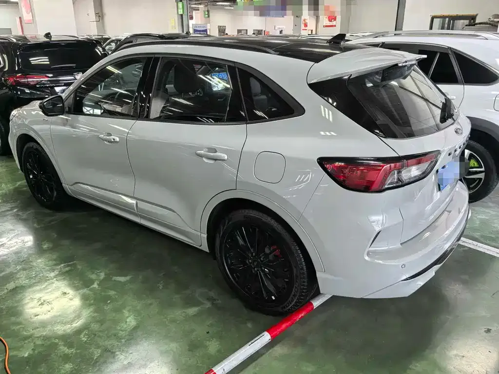Ford Escape 2023 из CN, фото 3