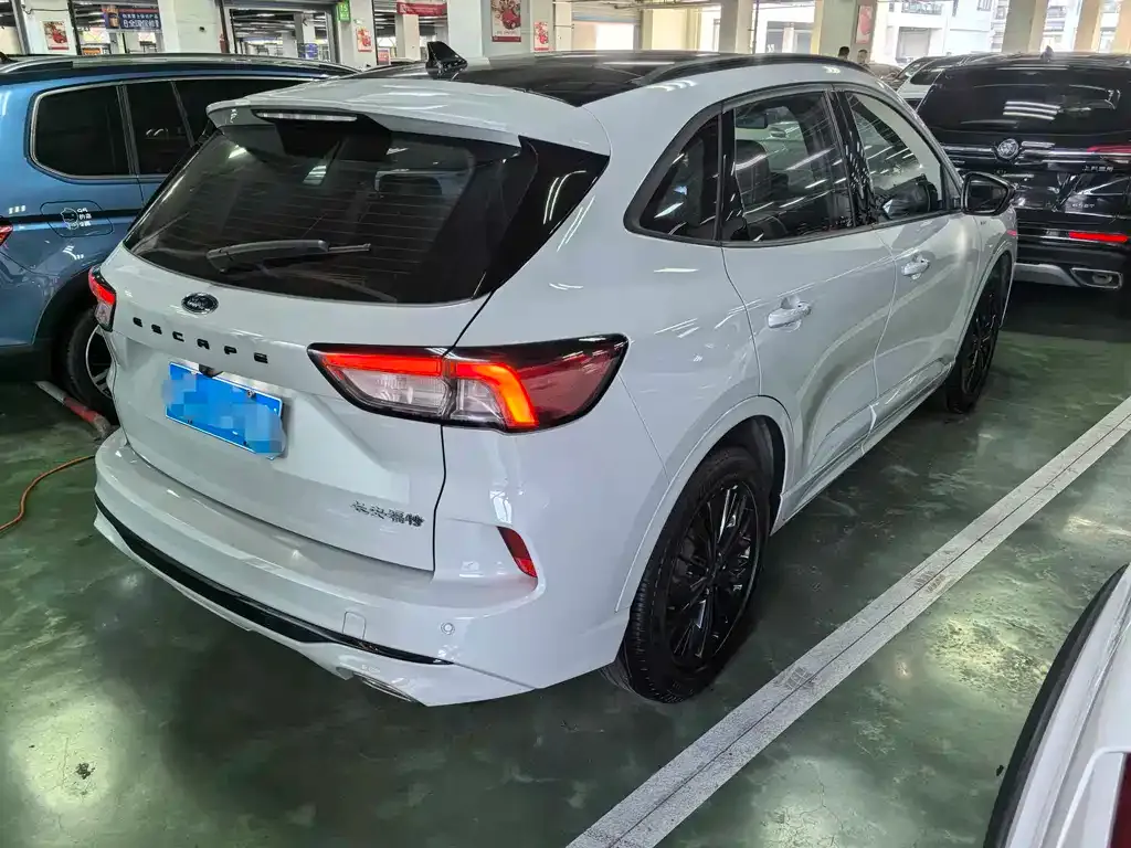Ford Escape 2023 из CN, фото 4
