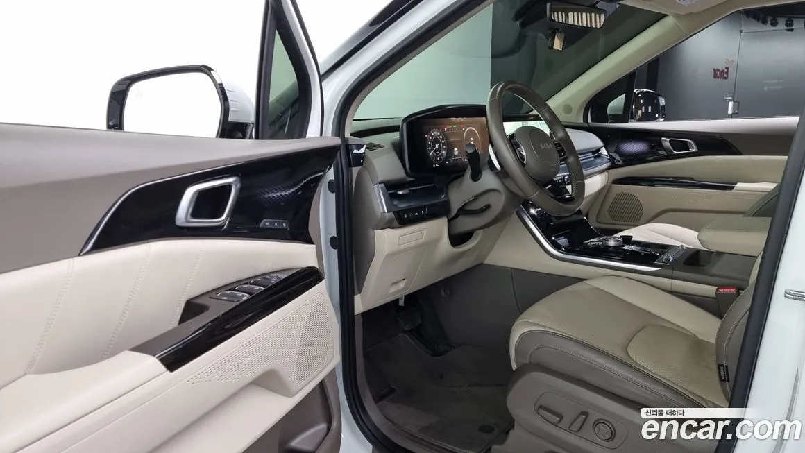 Kia Carnival — фото 10