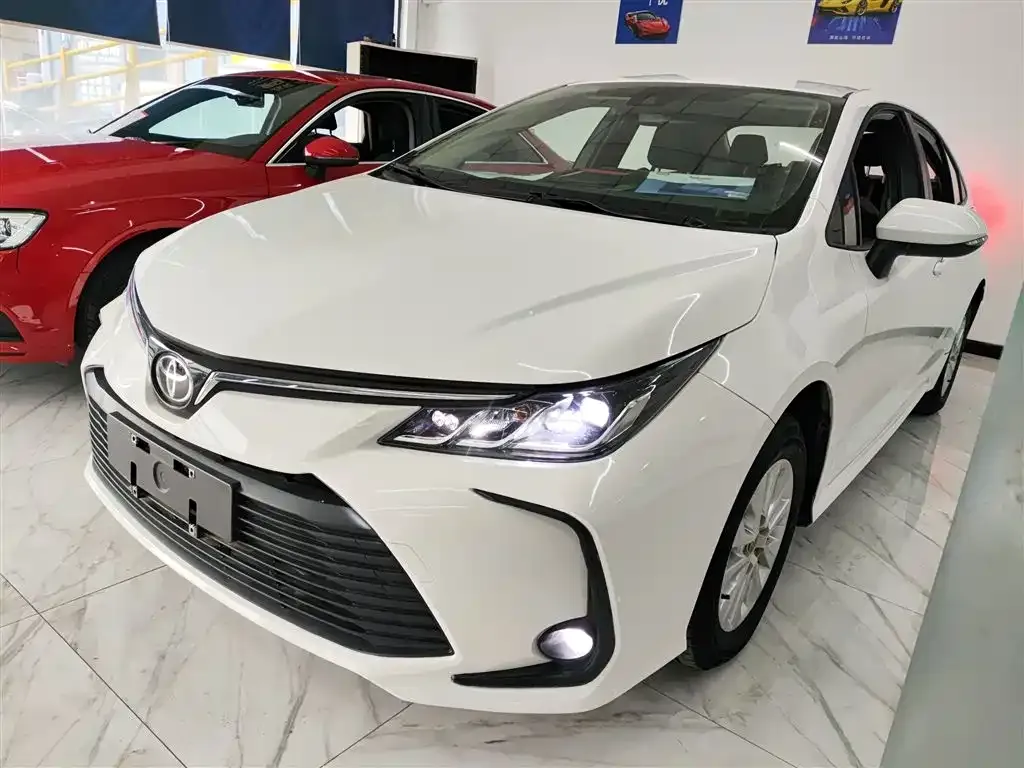 Toyota Corolla 2024 из CN, фото 1