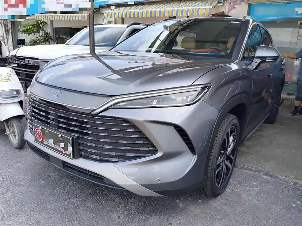 BYD L DM-i — фото 1