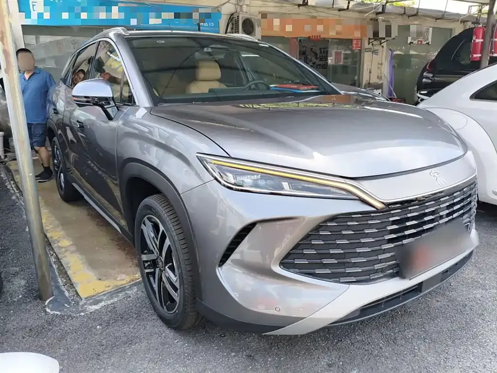 BYD L DM-i — фото 4