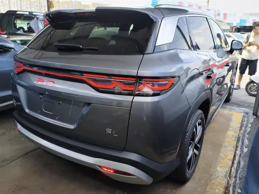 BYD L DM-i — фото 7