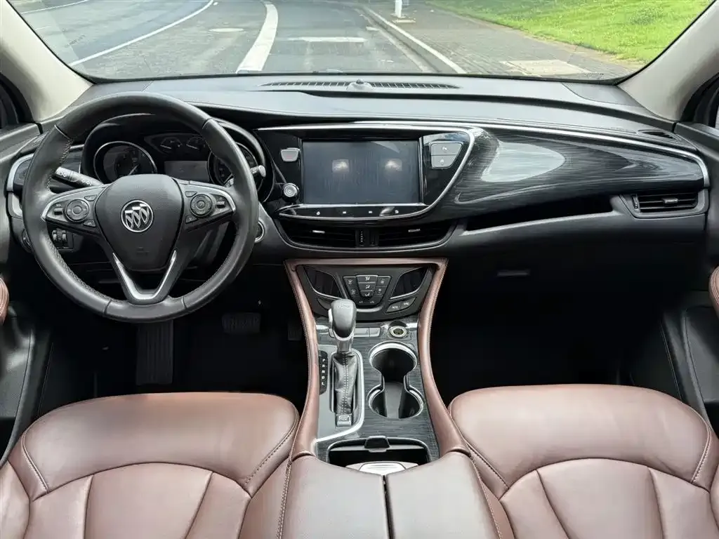 Buick Envision Plus — фото 9