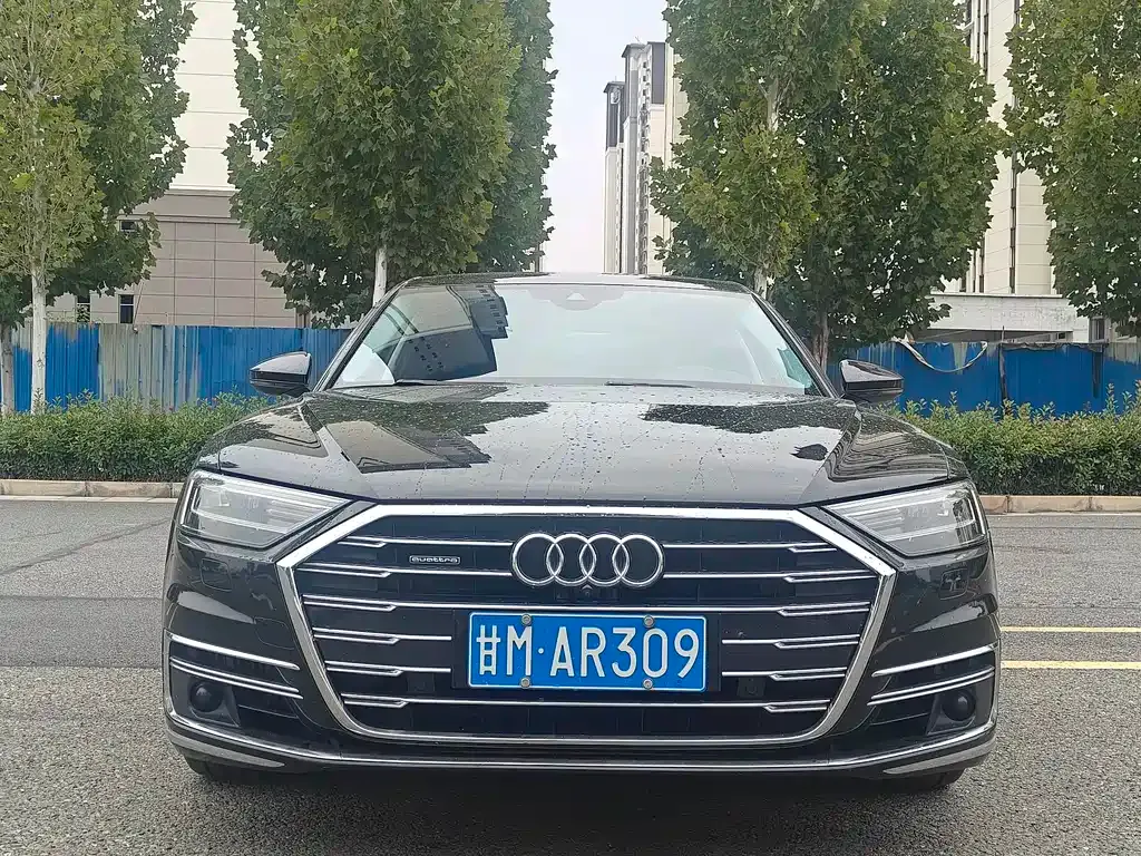 Audi A8 — фото 2