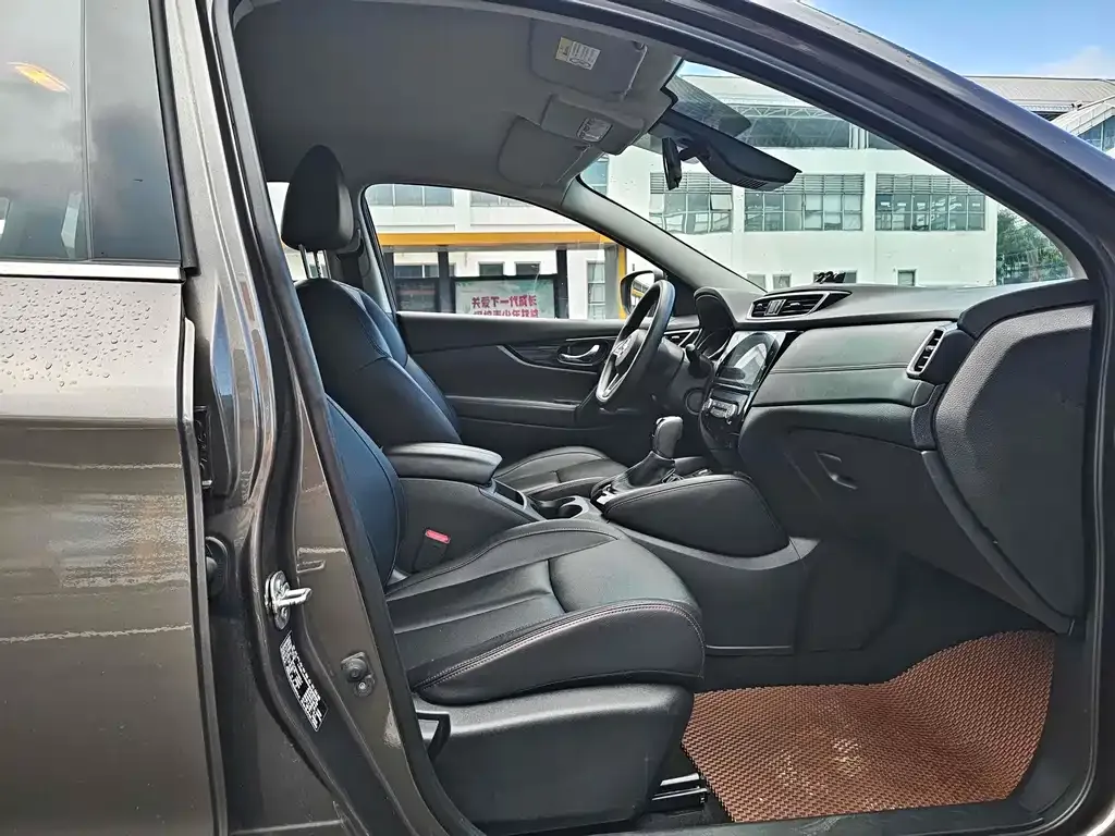 Nissan Qashqai — фото 10