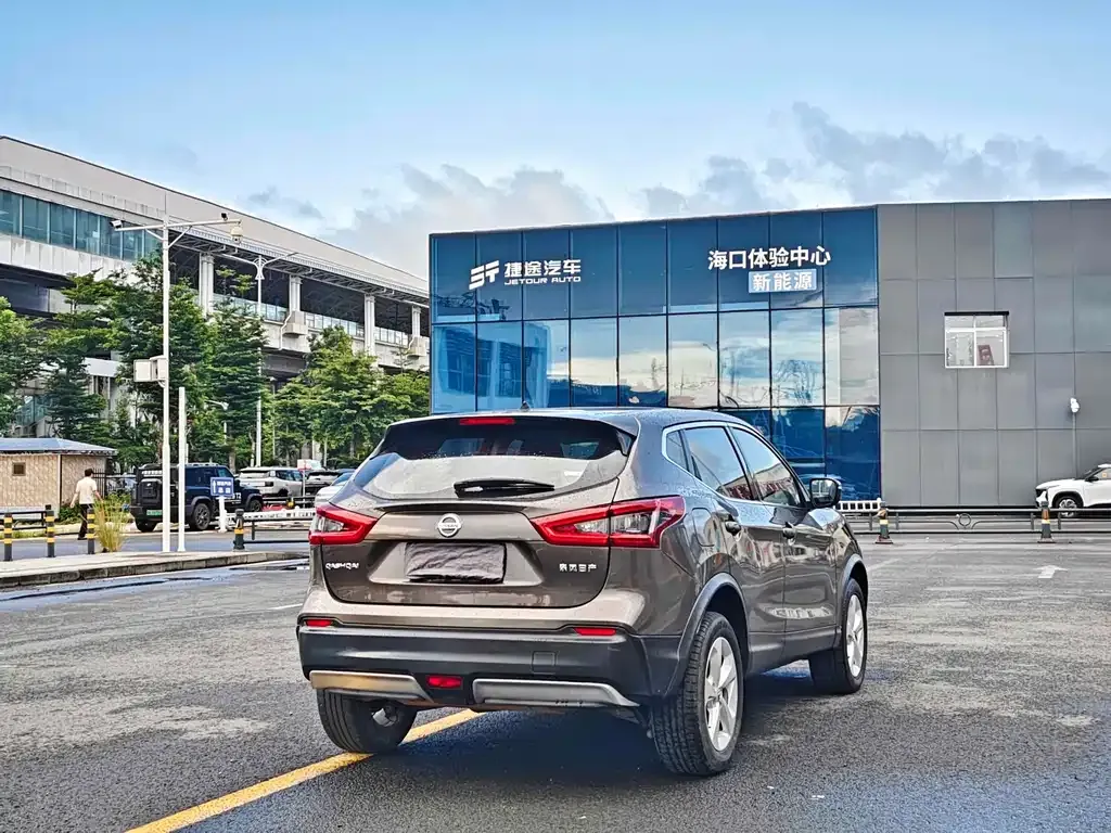 Nissan Qashqai — фото 9