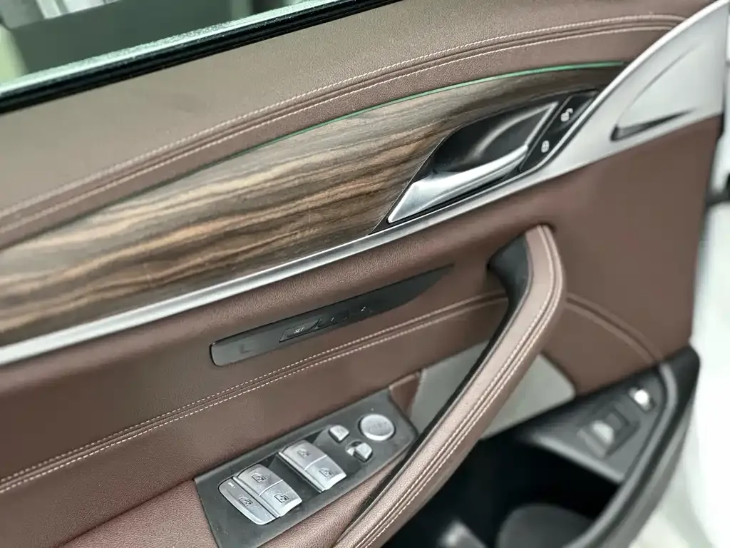 BMW 5 Series New Energy — фото 2