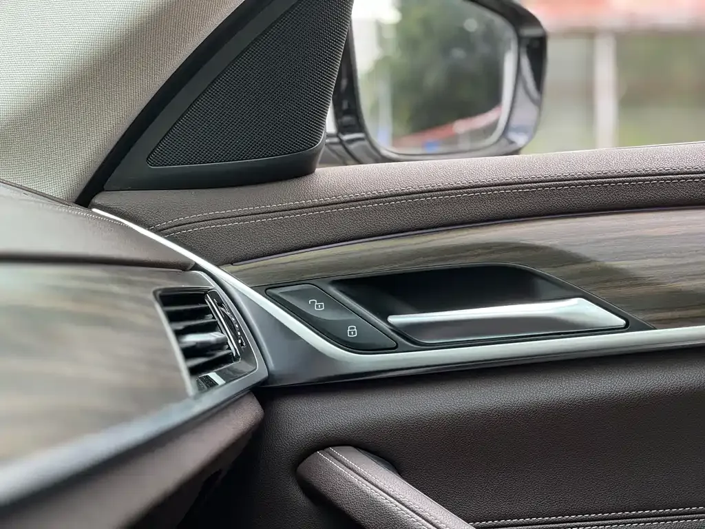 BMW 5 Series New Energy — фото 9