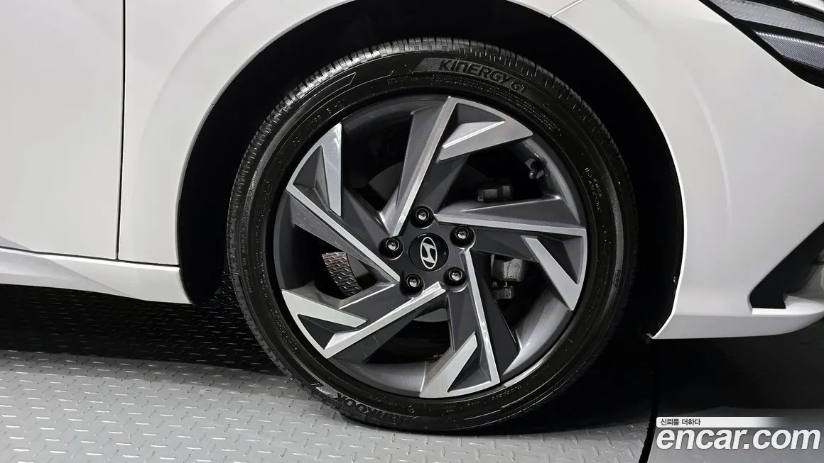 Hyundai AVANTE — фото 5