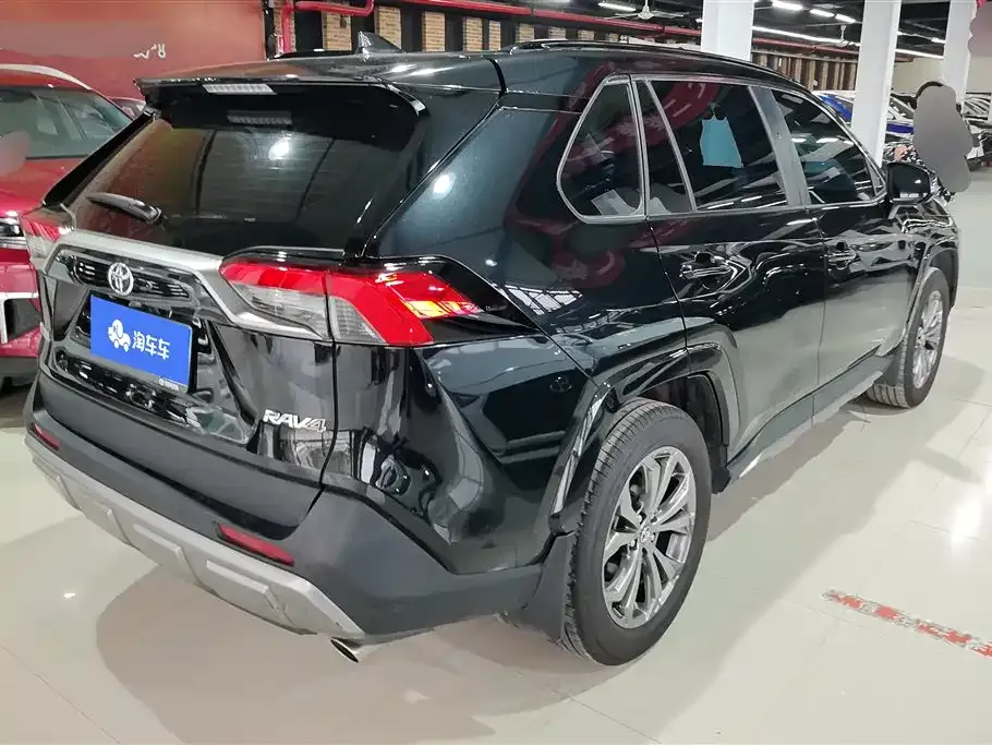 Toyota RAV4 — фото 3