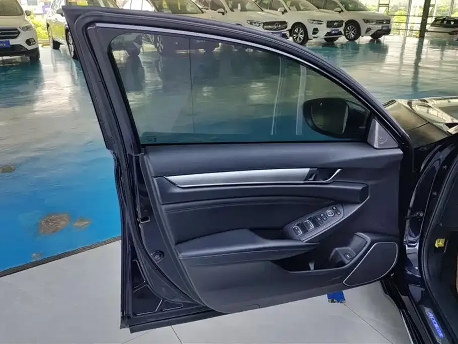 Honda Accord — фото 6
