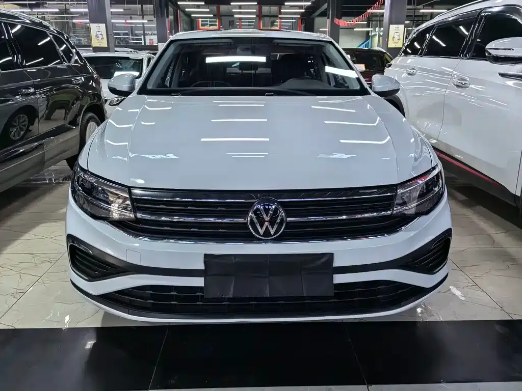 Volkswagen Bora 2023 из CN, фото 2